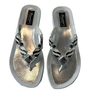 Grandco White Silver‎ Beaded Sandals 8